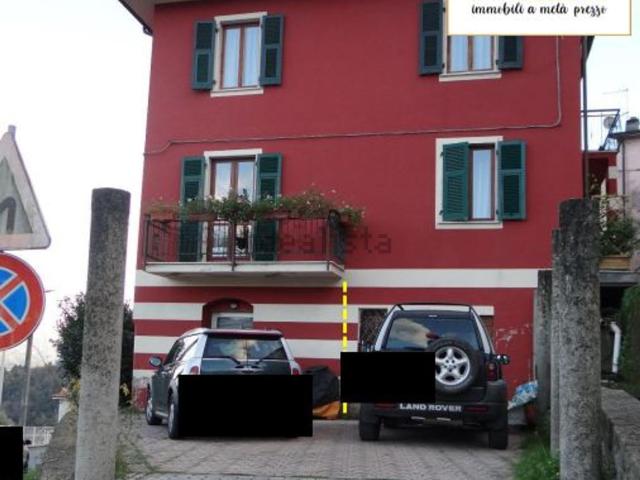 Appartamento in vendita a Follo, Liguria