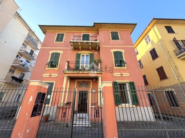 Appartamento in vendita a Sestri Levante, Genova