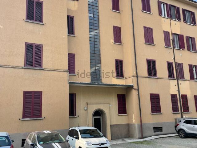 Appartamento in vendita a Varano Borghi, Lombardia