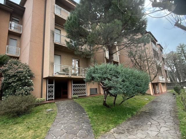 Appartamento in vendita a Buscate, Lombardia