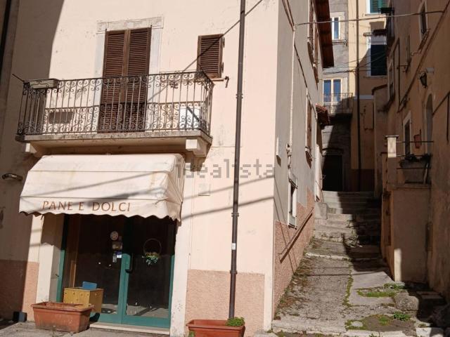 Appartamento in vendita a Rocca Di Mezzo, Abruzzo