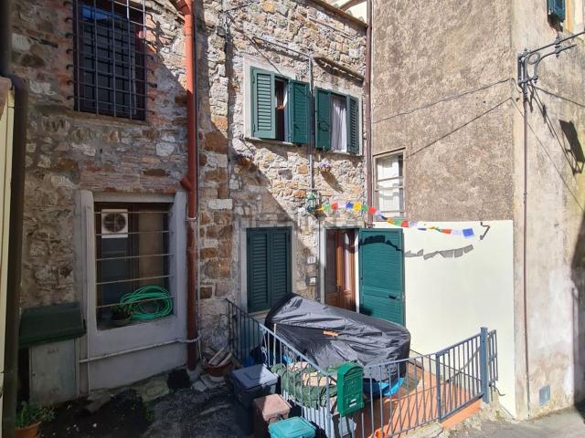 Appartamento in vendita a Castellina Marittima, Toscana
