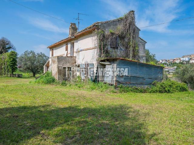 Appartamento in vendita a Uccelliera, Marche