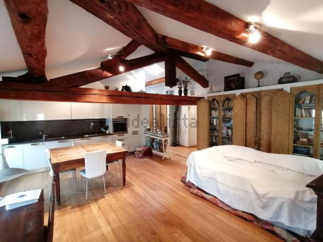 Appartamento in vendita a Centro Storico, Modena