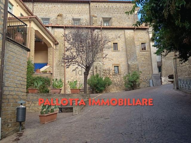 Appartamento in vendita a Piansano, Viterbo
