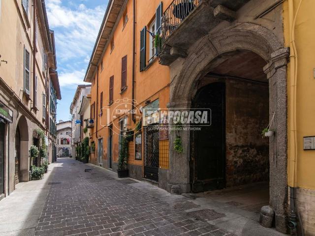 Appartamento in vendita a San Bartolomeo, Como