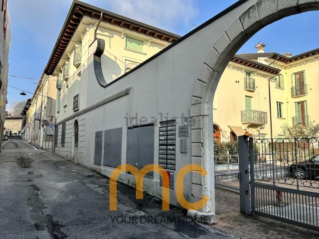 Appartamento in vendita a Lonato, Lombardia