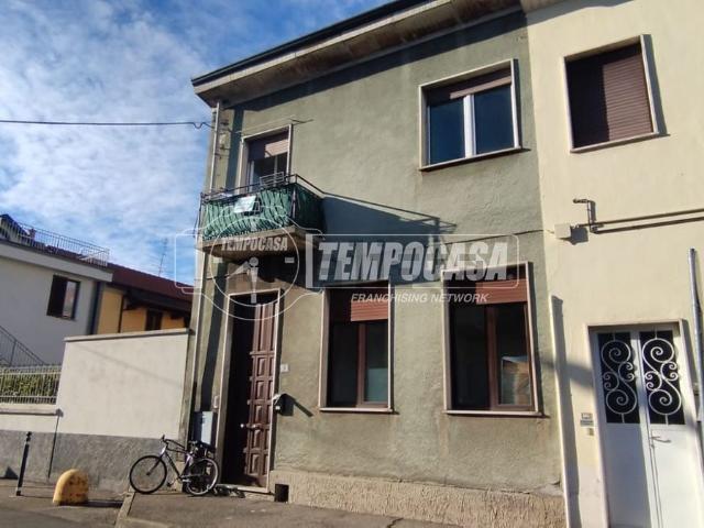 Appartamento in vendita a Barlassina, Lombardia