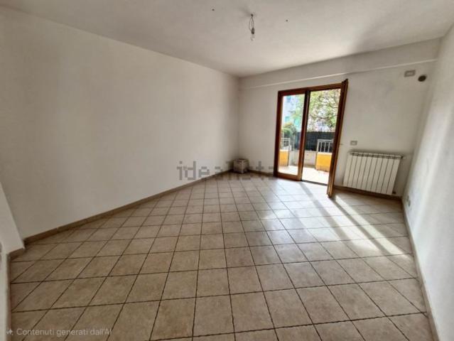 Appartamento in vendita a Goretti, Latina