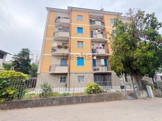 Appartamento in vendita a Unione dei Comuni I Fontanili, Rosate