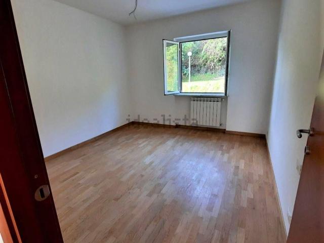 Appartamento in vendita a Montepertico, La Spezia