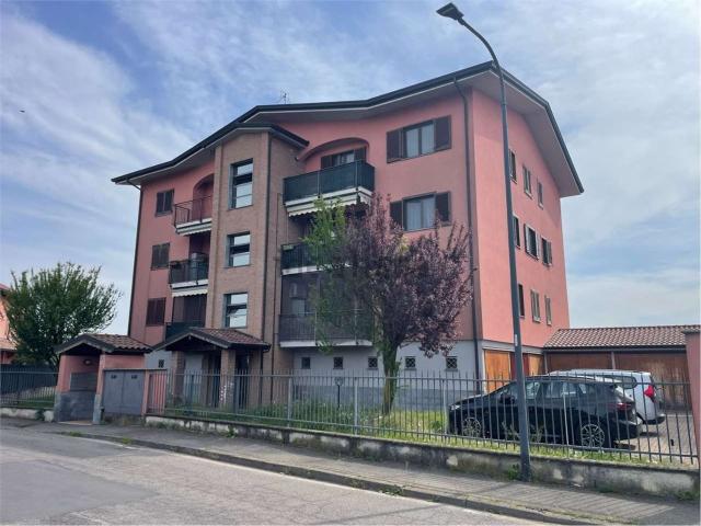 Appartamento in vendita a Vernate, Lombardia