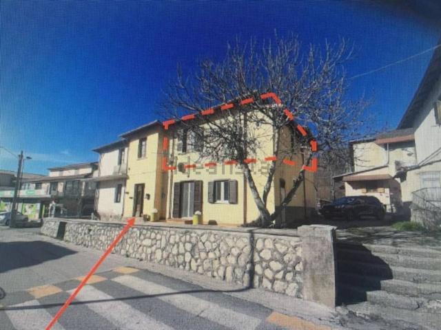 Appartamento in vendita a Borgorose, Rieti