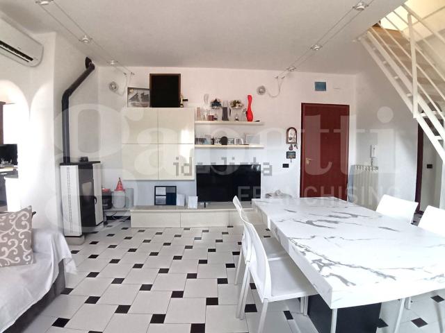 Appartamento in vendita a Pontecimato, Carrara