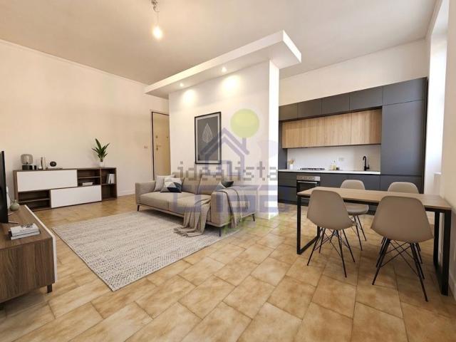 Appartamento in vendita a Desenzano Del Garda, Lombardia