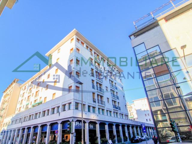 Appartamento in vendita a Centro, Gallarate