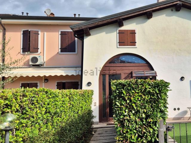 Appartamento in vendita a Peschiera Del Garda, Veneto