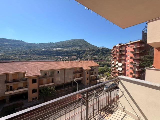 Appartamento in vendita a Ventimiglia, Liguria