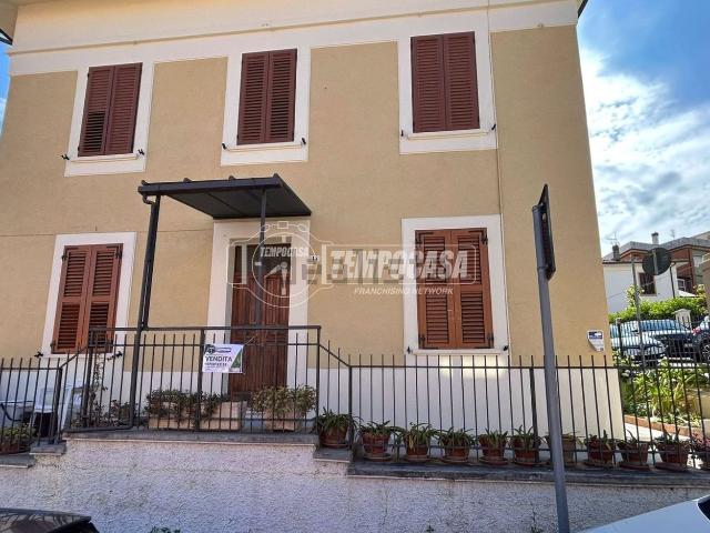 Appartamento in vendita a Piano San Lazzaro, Marche