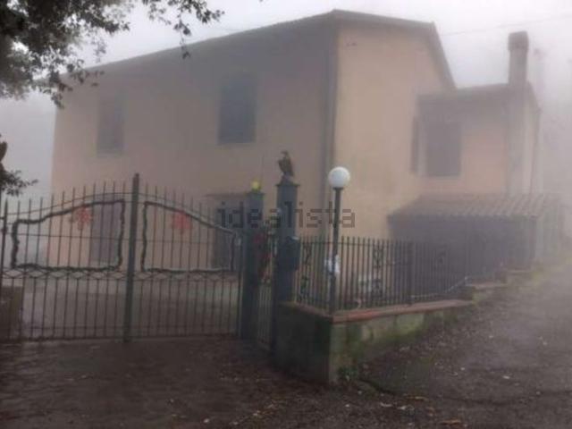 Appartamento in vendita a Cantagallo, Toscana