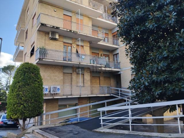 Appartamento in vendita a San Francesco, Marche
