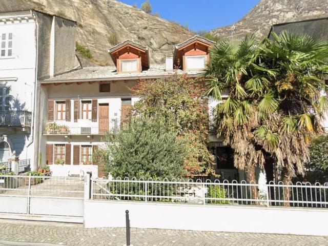 Appartamento in vendita a Donnas, Aosta
