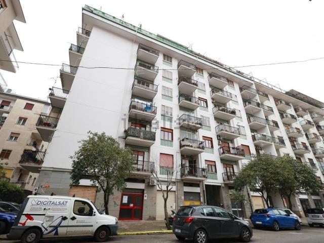 Appartamento in vendita a Salerno, Campania