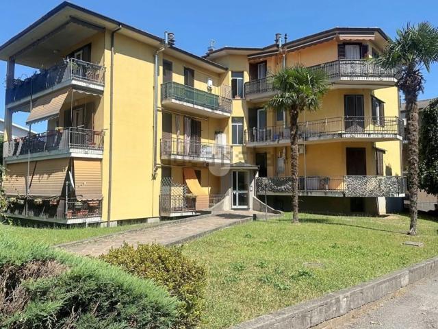 Appartamento in vendita a Carate Brianza, Monza e della Brianza
