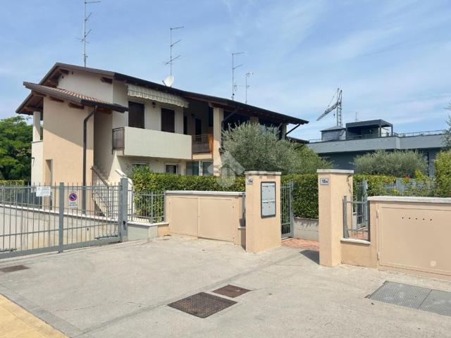 Appartamento in vendita a Peschiera Del Garda, Veneto
