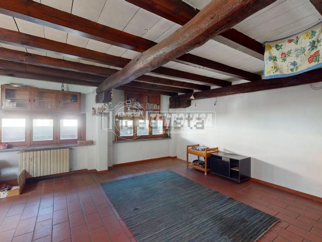 Appartamento in vendita a Carate Brianza, Lombardia