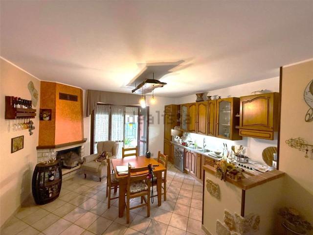 Appartamento in vendita a Valdaso, Marche