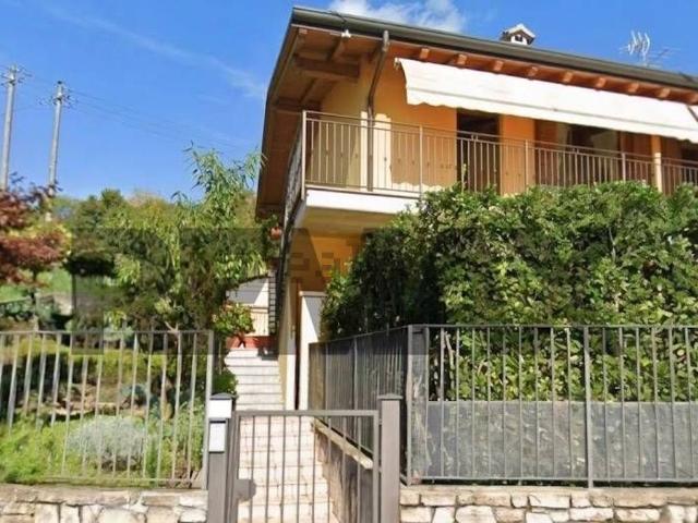Appartamento in vendita a Piazza, Caprino Bergamasco
