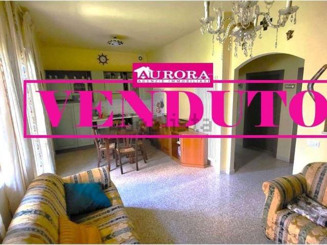 Appartamento in vendita a Faleriense, Marche