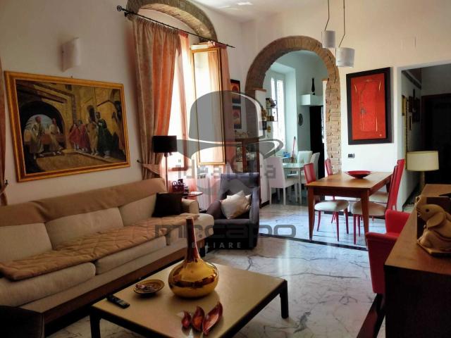 Appartamento in vendita a Carrara, Toscana
