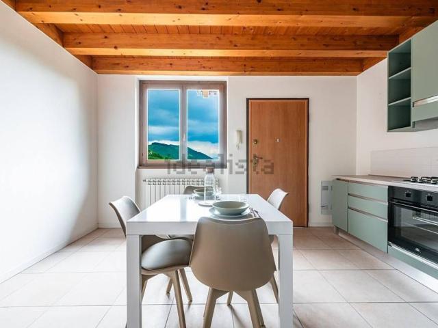 Appartamento in vendita a Aviatico, Lombardia