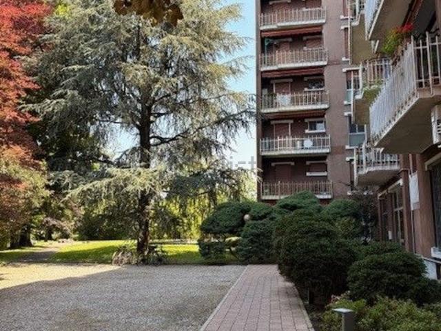 Appartamento in vendita a Regina Pacis, Monza