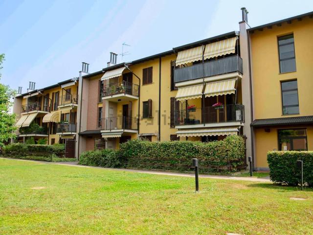 Appartamento in vendita a Robecco Sul Naviglio, Lombardia