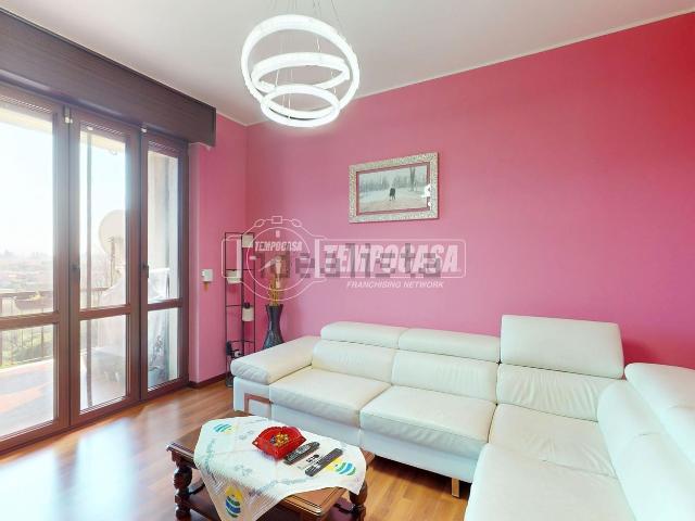 Appartamento in vendita a Besana In Brianza, Lombardia