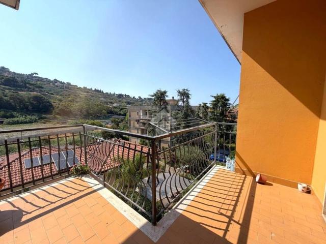 Appartamento in vendita a Bordighera, Liguria