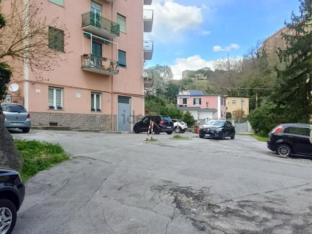 Appartamento in vendita a Medio Ponente, Serra Riccò