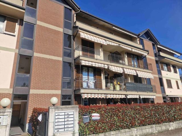 Appartamento in vendita a Tradate, Lombardia