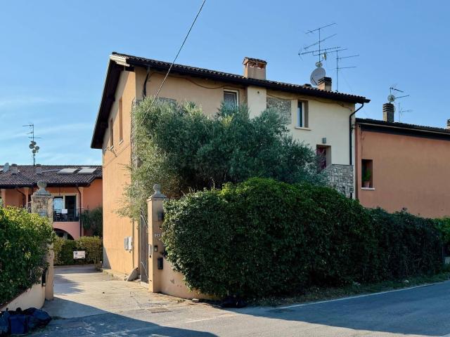 Appartamento in vendita a Desenzano Del Garda, Lombardia