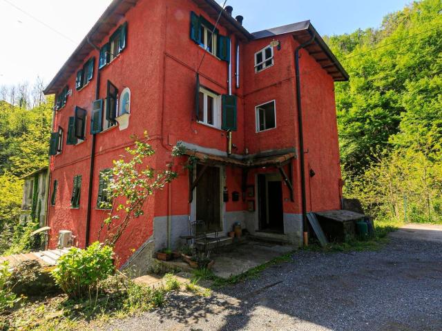 Appartamento in vendita a Ceranesi, Liguria