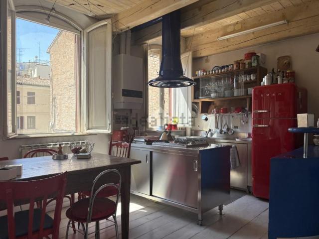 Appartamento in vendita a Centro cittadino, Ferrara