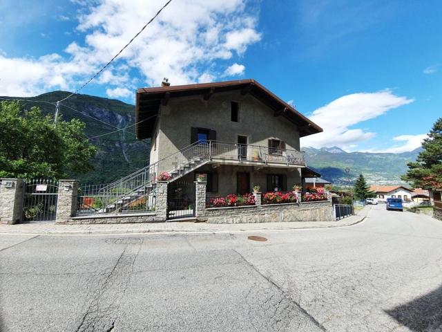 Appartamento in vendita a Pontey, Aosta