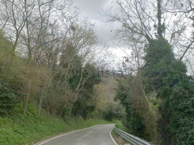 Appartamento in vendita a Strada, Marche