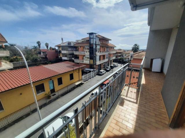 Appartamento in vendita a Aci Sant'antonio, Catania