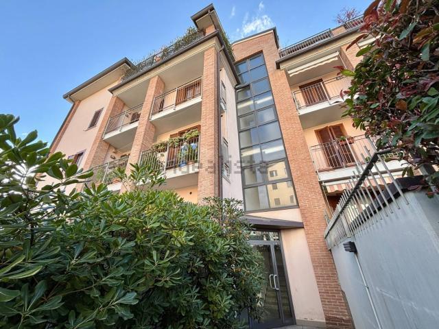 Appartamento in vendita a Seregno, Lombardia