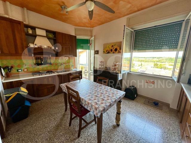 Appartamento in vendita a Collesalvetti, Toscana