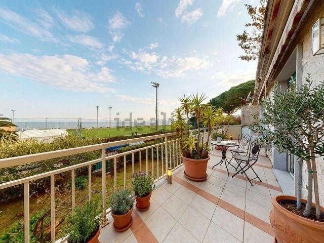 Appartamento in vendita a Pineta di Arenzano, Arenzano